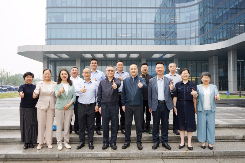 上實(shí)集團(tuán)領(lǐng)導(dǎo)到我公司調(diào)研